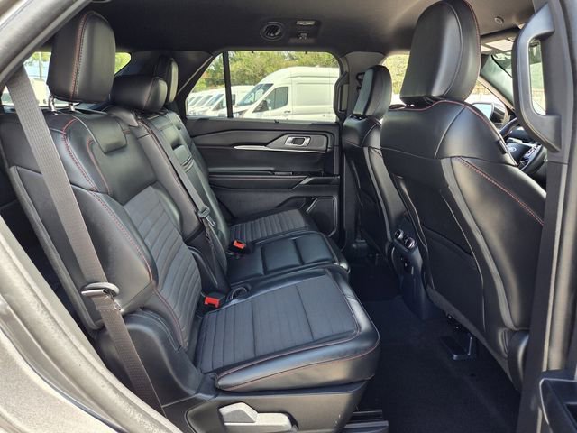 Certified 2025 Ford Explorer ST-Line w/ Premium Package RWD image 18