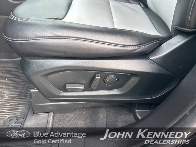Certified 2022 Ford Explorer XLT w/ Equipment Group 202A image 16