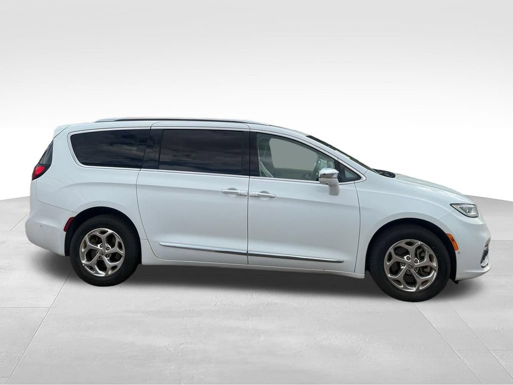 Used 2021 Chrysler Pacifica Limited w/ Premium & Safety Sphere Group AWD/4WD image 10
