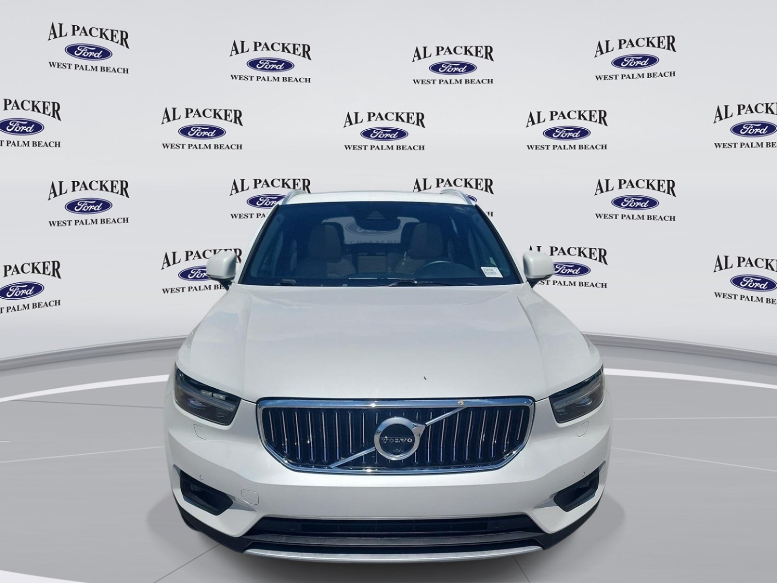 Used 2020 Volvo XC40 T4 Inscription w/ Protection Package Premier FWD image 8