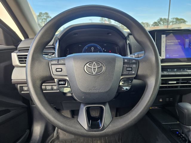 Used 2025 Toyota Camry LE image 22