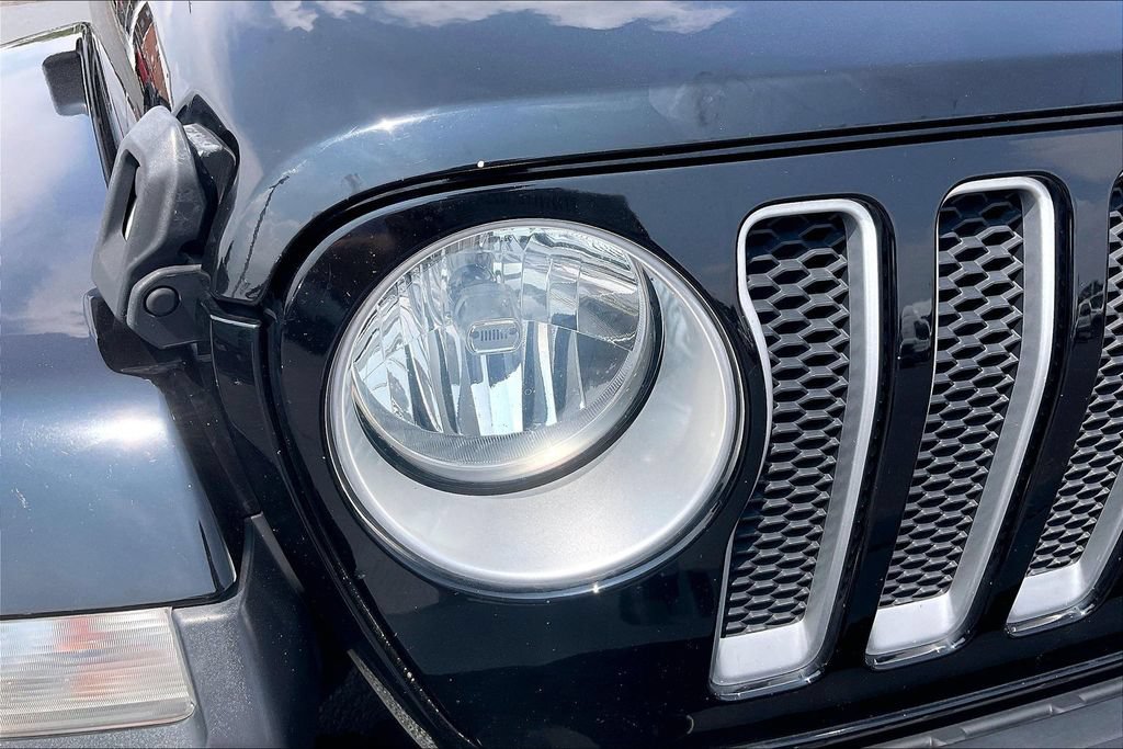 Used 2018 Jeep Wrangler Unlimited Sahara AWD/4WD image 27