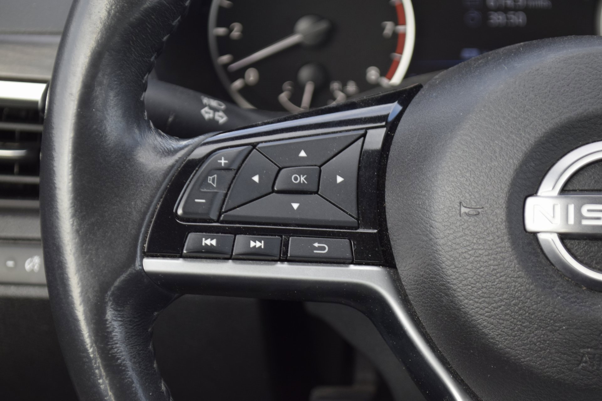 Used 2023 Nissan Altima 2.5 SV w/ SV Premium Package image 13