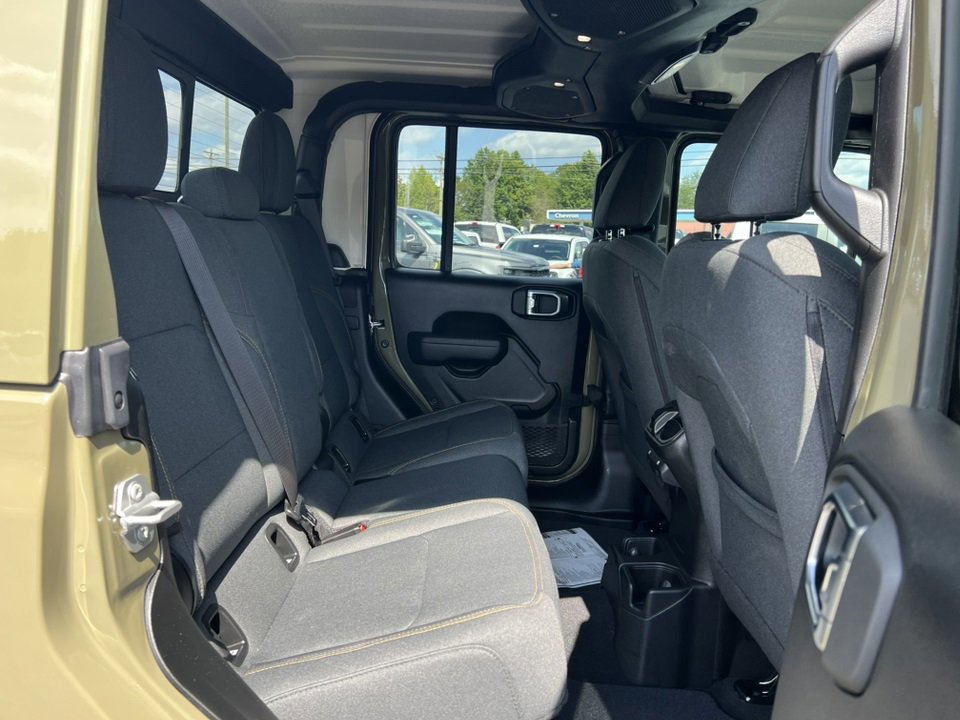 Used 2025 Jeep Gladiator Sport image 15