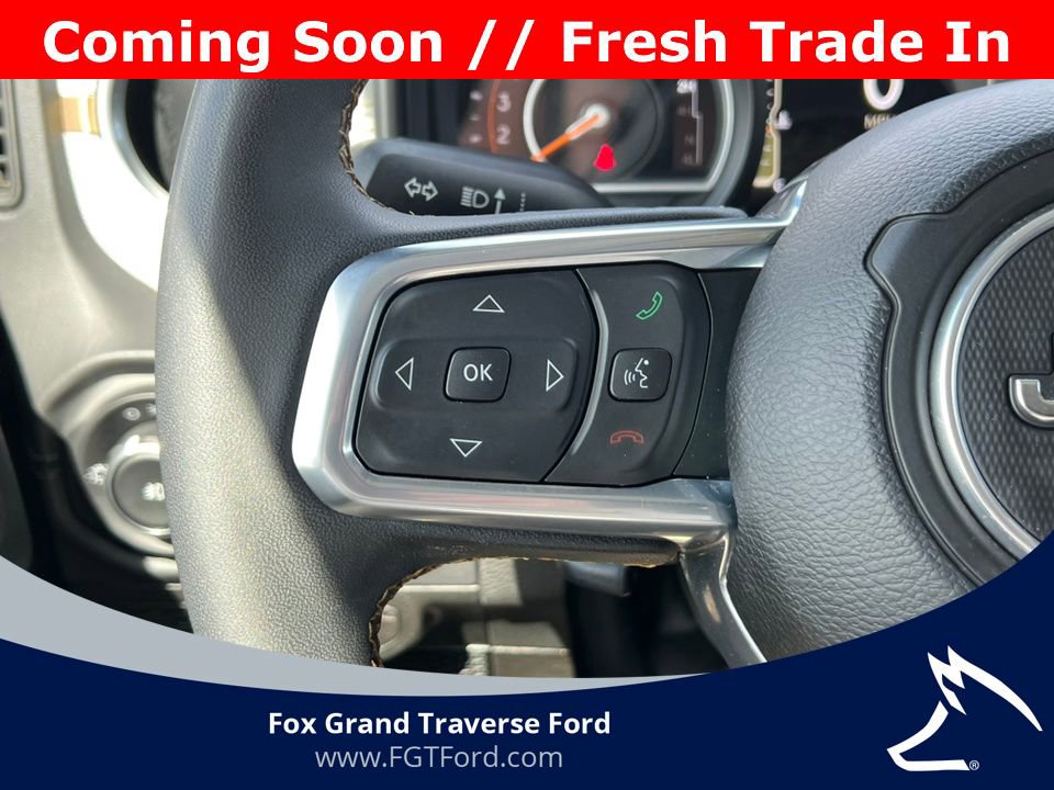 Used 2025 Jeep Wrangler Unlimited Sahara AWD/4WD image 17