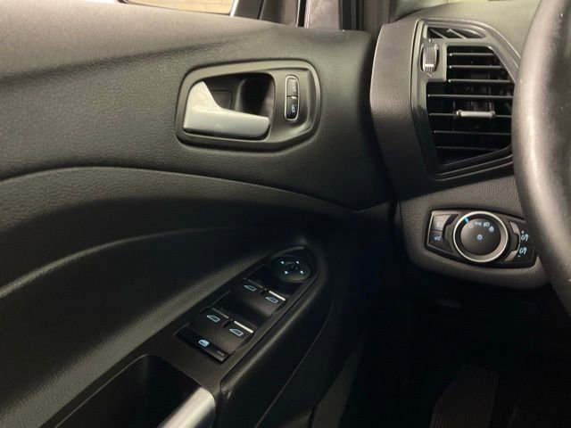 Certified 2017 Ford Escape SE w/ Equipment Group 201A image 19