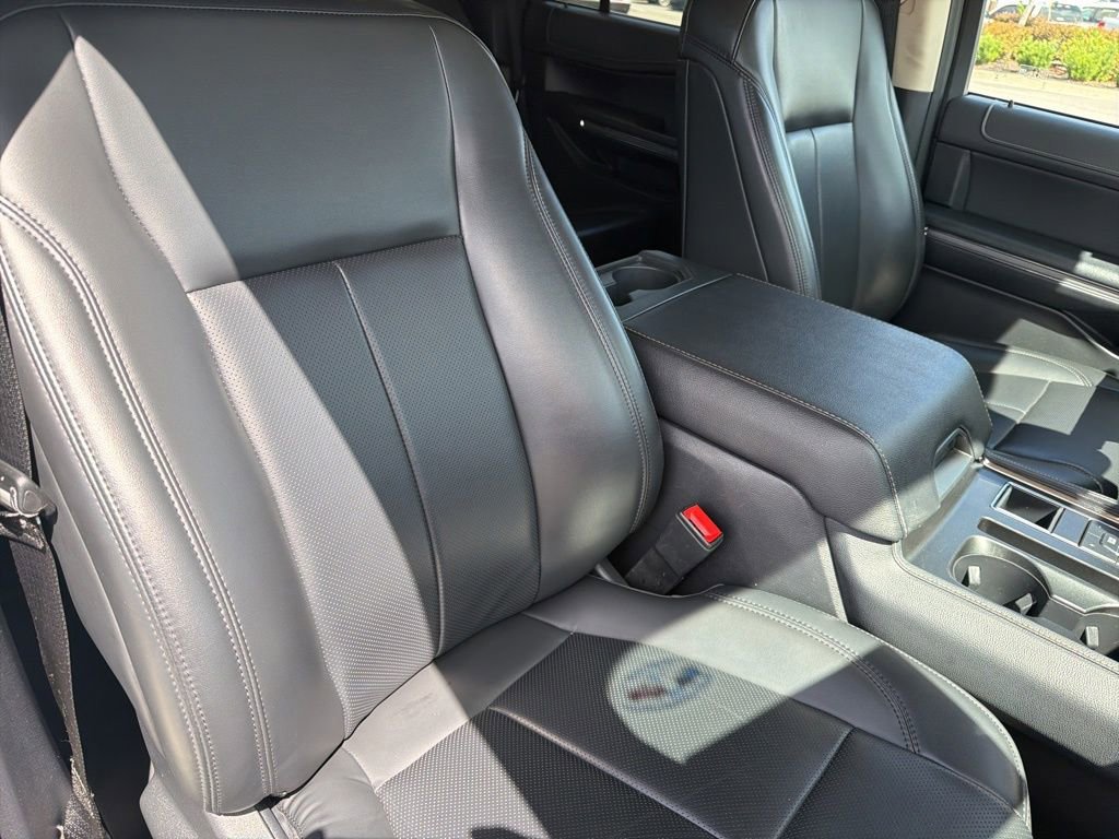 Certified 2024 Ford Expedition XLT RWD image 15