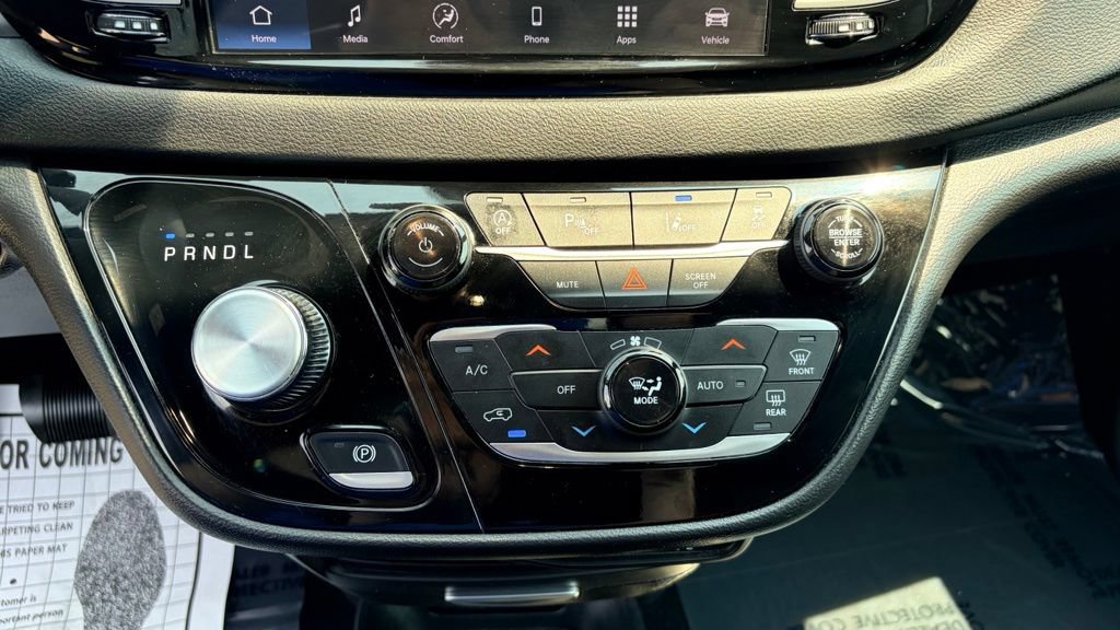 Used 2025 Chrysler Pacifica Select FWD image 10