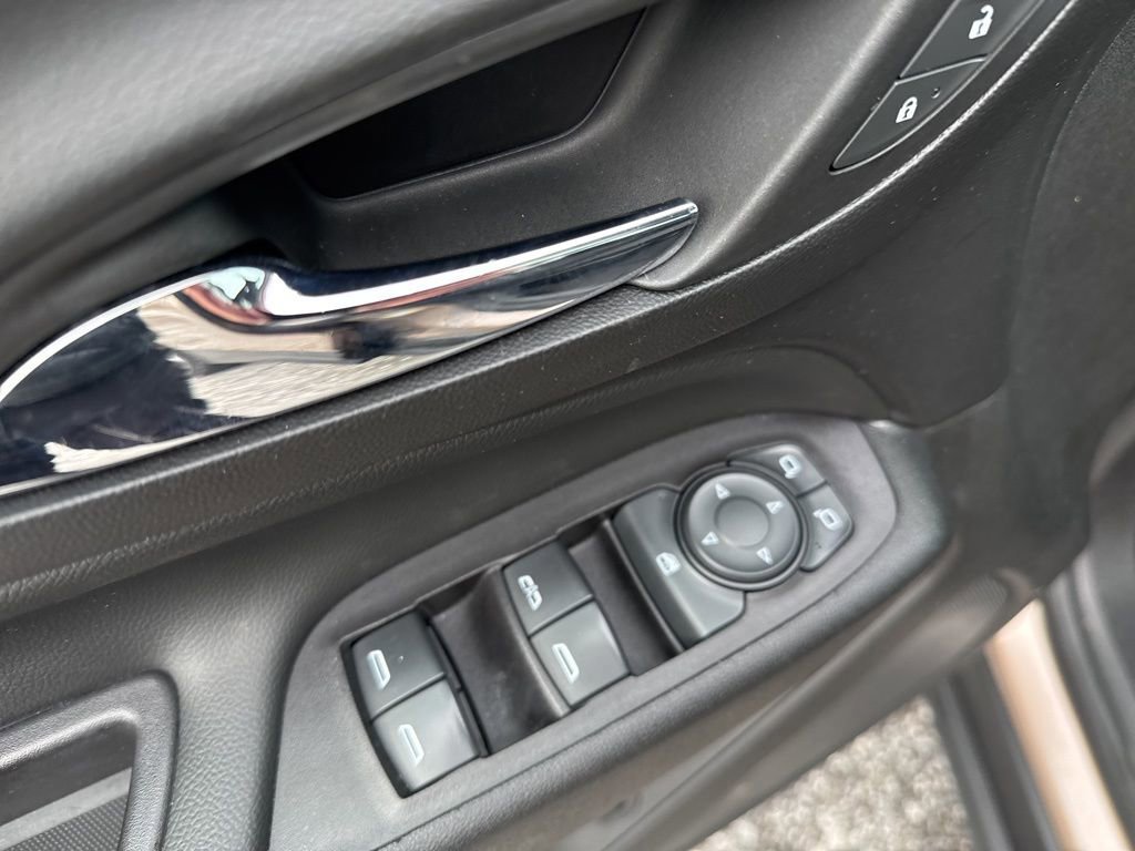 Used 2019 Chevrolet Equinox LT w/ Sun & Navigation Package image 15