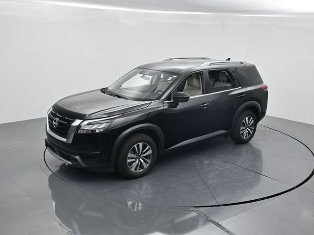 Used 2025 Nissan Pathfinder SL FWD image 45