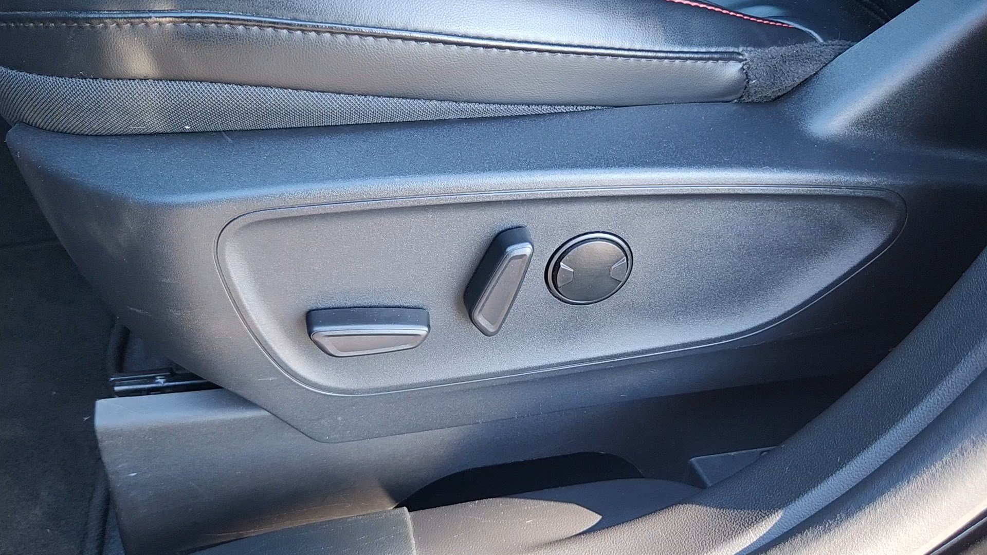 Certified 2026 Ford Escape ST-Line AWD/4WD image 9