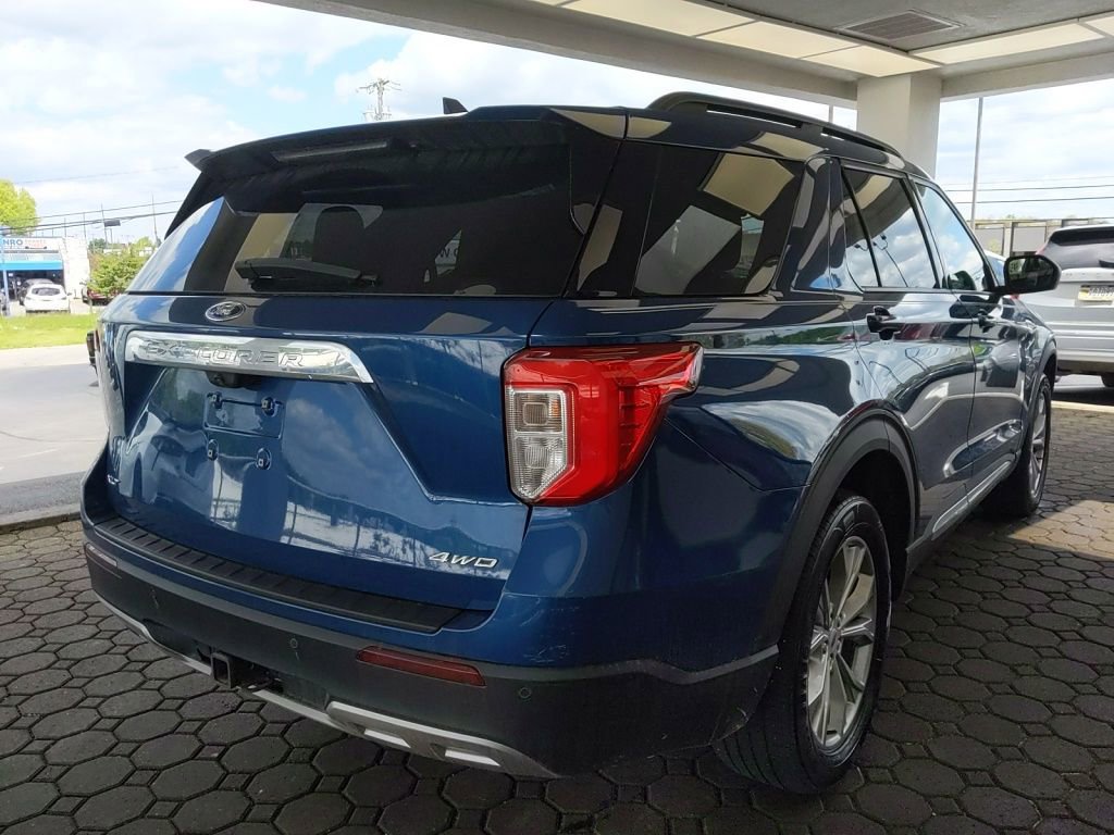 Certified 2023 Ford Explorer XLT w/ Equipment Group 202A AWD/4WD image 6