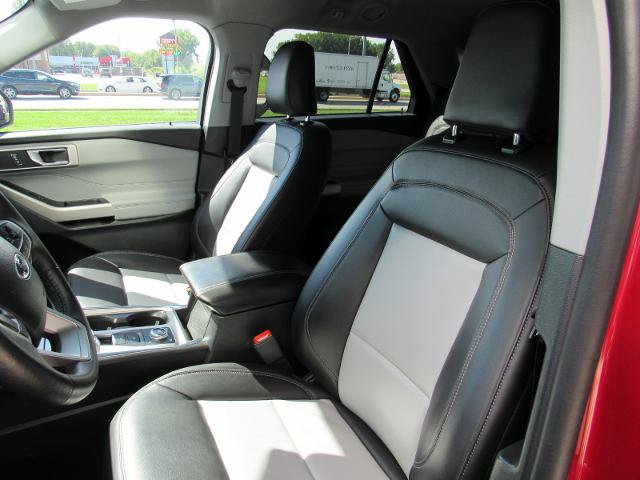 Certified 2024 Ford Explorer XLT w/ Equipment Group 202A AWD/4WD image 10