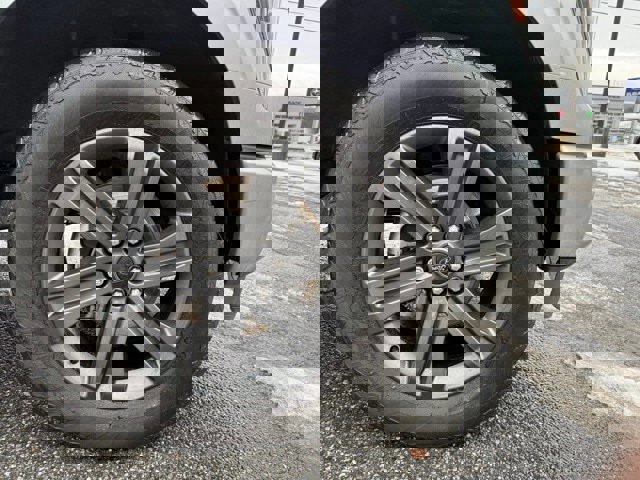 Certified 2023 Ford F150 Lariat w/ Equipment Group 502A High image 33