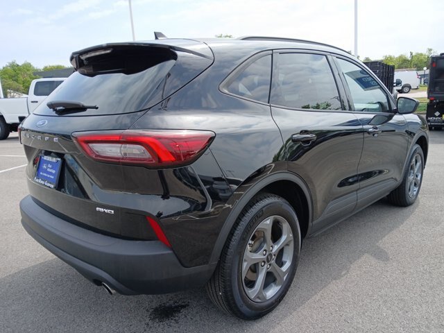 Certified 2026 Ford Escape ST-Line AWD/4WD image 4