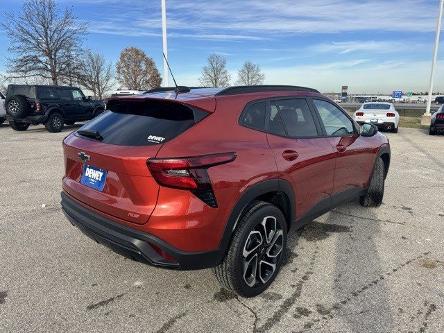 Used 2024 Chevrolet Trax RS w/ Sunroof Package image 5