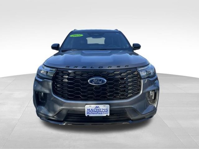Certified 2025 Ford Explorer ST-Line AWD/4WD image 8