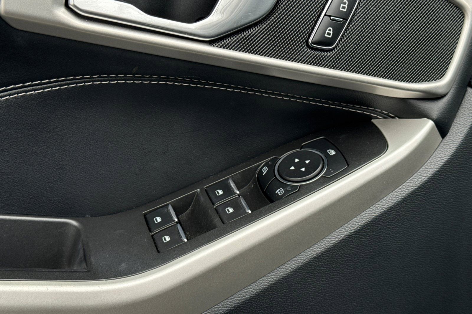 Certified 2023 Ford Explorer XLT w/ Equipment Group 202A image 12