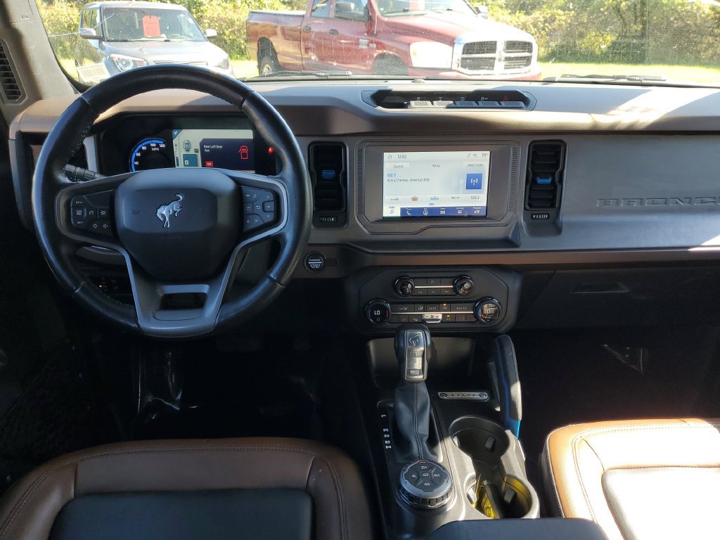 Certified 2023 Ford Bronco Outer Banks w/ Sasquatch Package AWD/4WD image 16