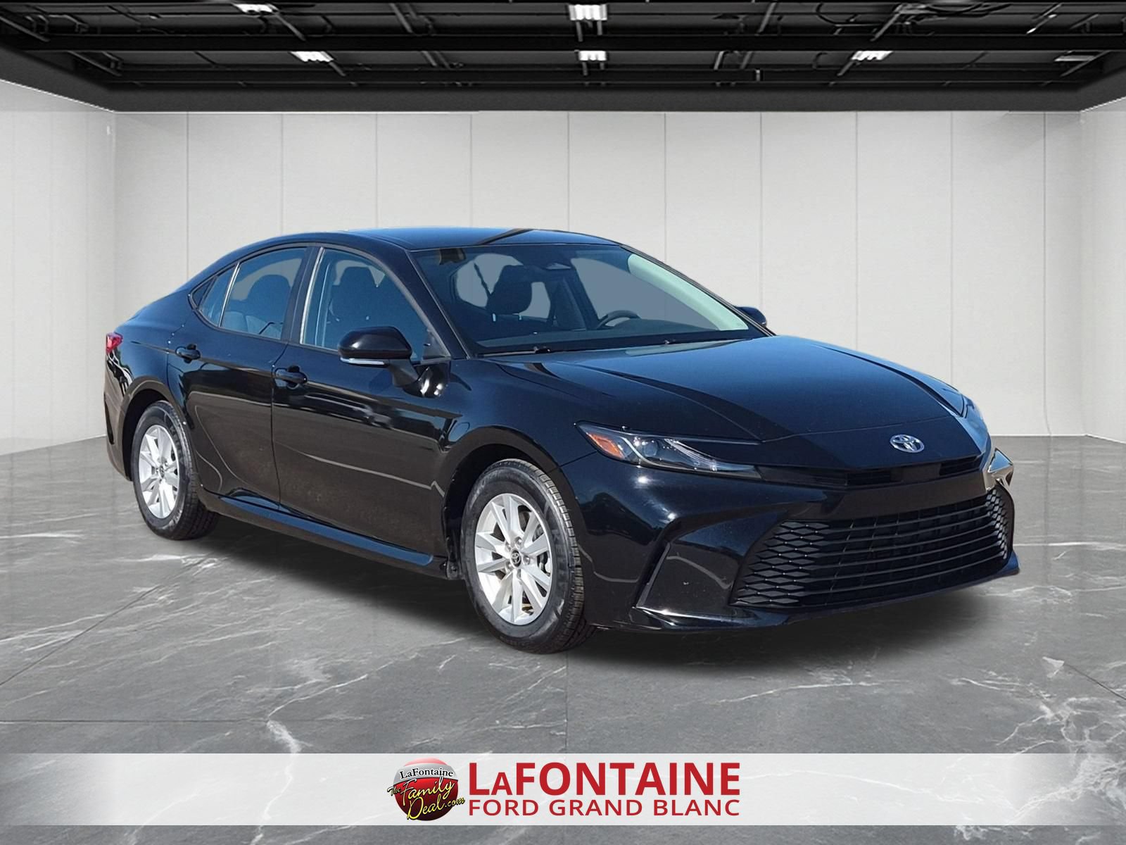 Used 2025 Toyota Camry LE FWD image 7