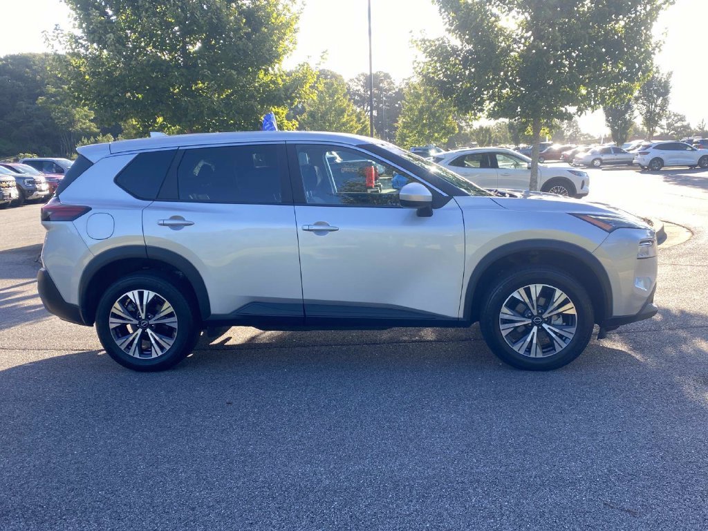 Used 2023 Nissan Rogue SV AWD/4WD image 2