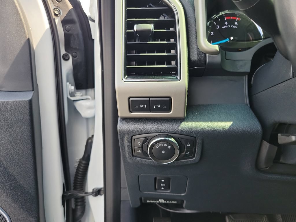 Certified 2022 Ford F350 Lariat AWD/4WD image 22