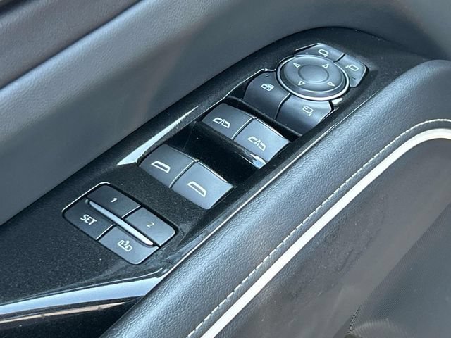 Used 2024 Cadillac Escalade ESV Premium Luxury w/ Performance Package AWD/4WD image 28