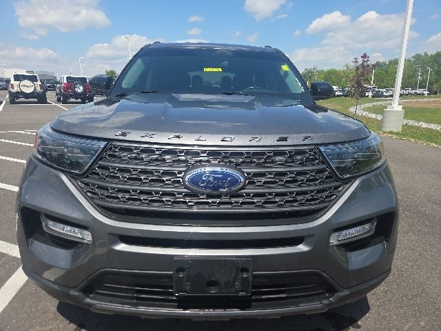 Certified 2022 Ford Explorer XLT w/ Equipment Group 202A RWD image 3