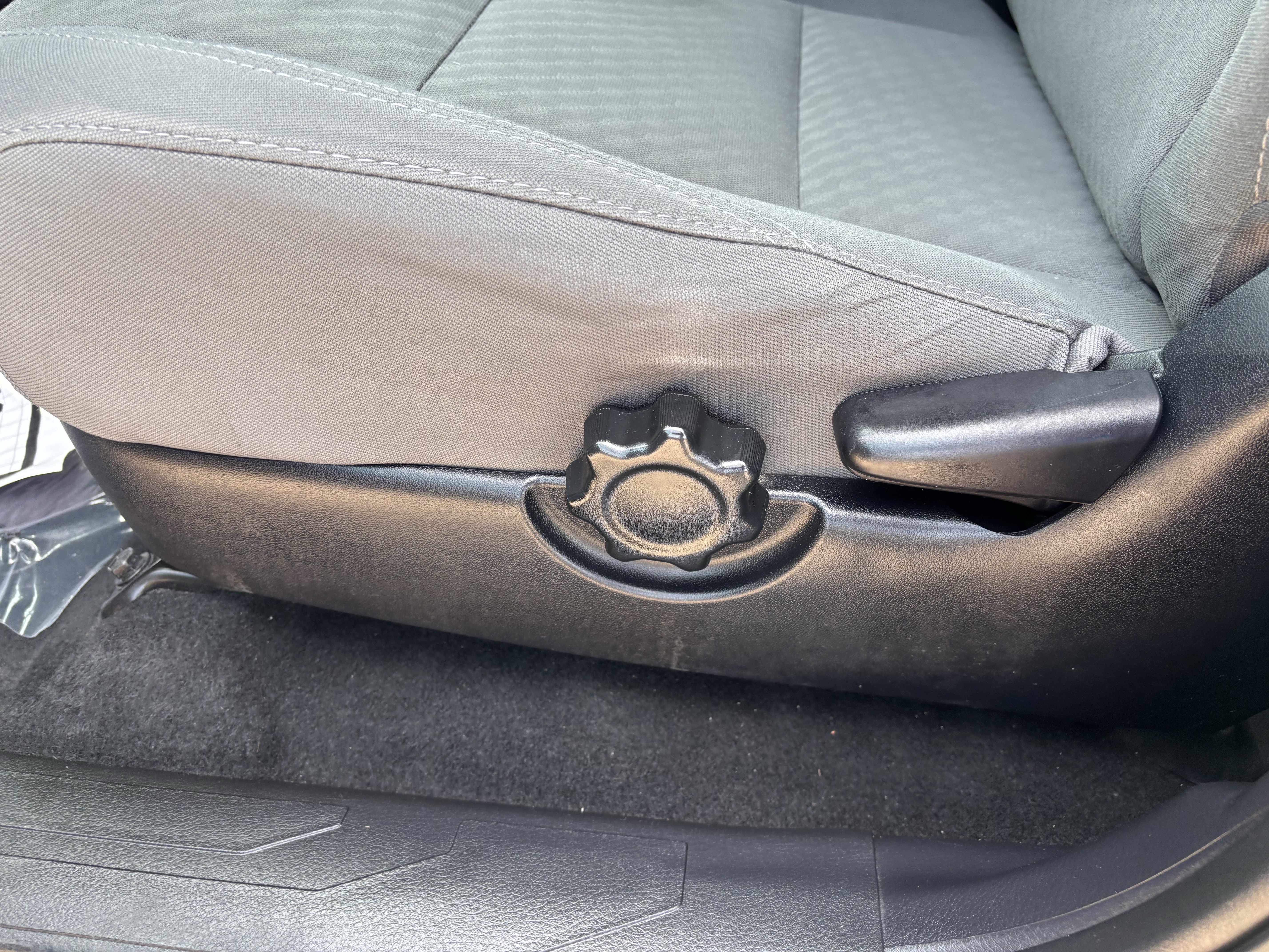 Used 2021 Toyota Tacoma SR w/ SR Convenience Package RWD image 13