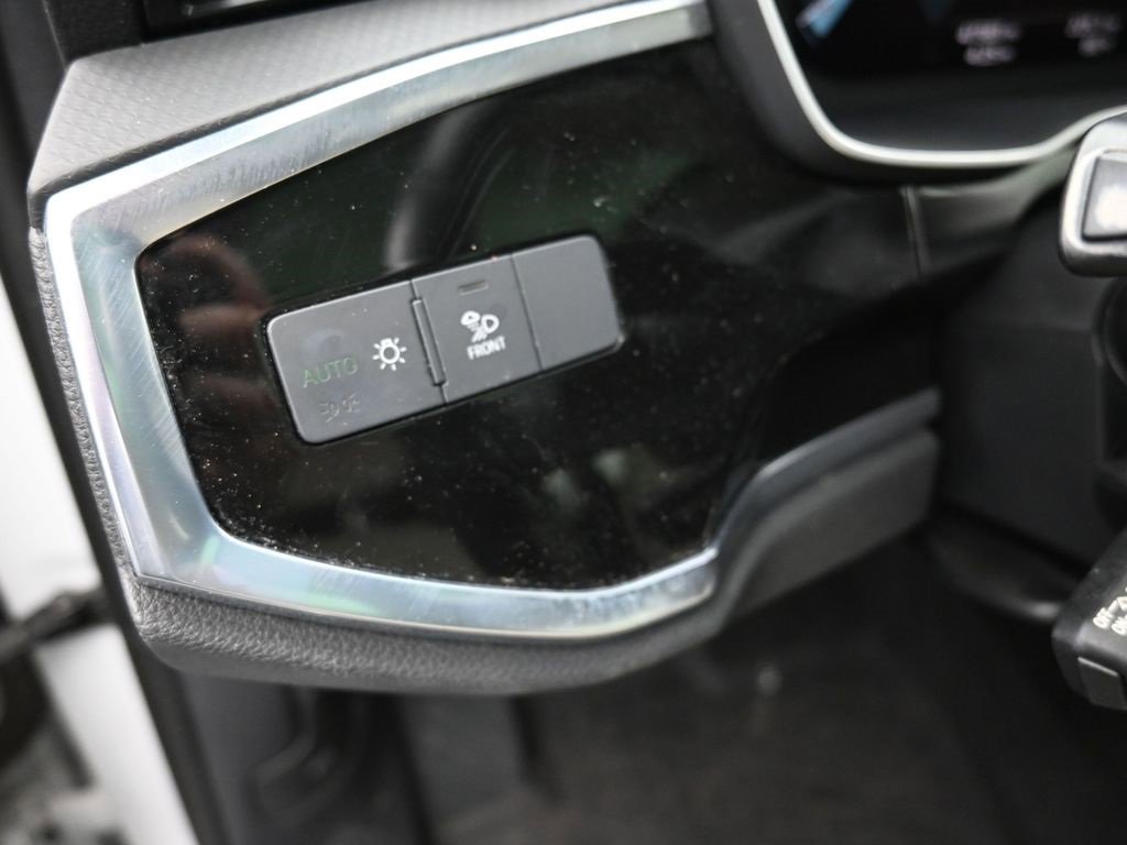 Used 2023 Audi Q3 2.0T Premium Plus w/ Premium Plus Package image 13