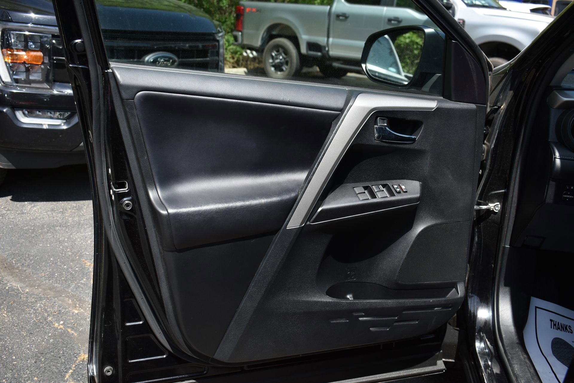 Used 2018 Toyota RAV4 XLE w/ Plus Extra Value Package AWD/4WD image 12