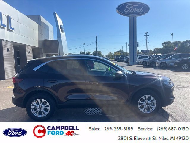 Certified 2023 Ford Escape Active w/ Tech Pack #1 AWD/4WD image 2