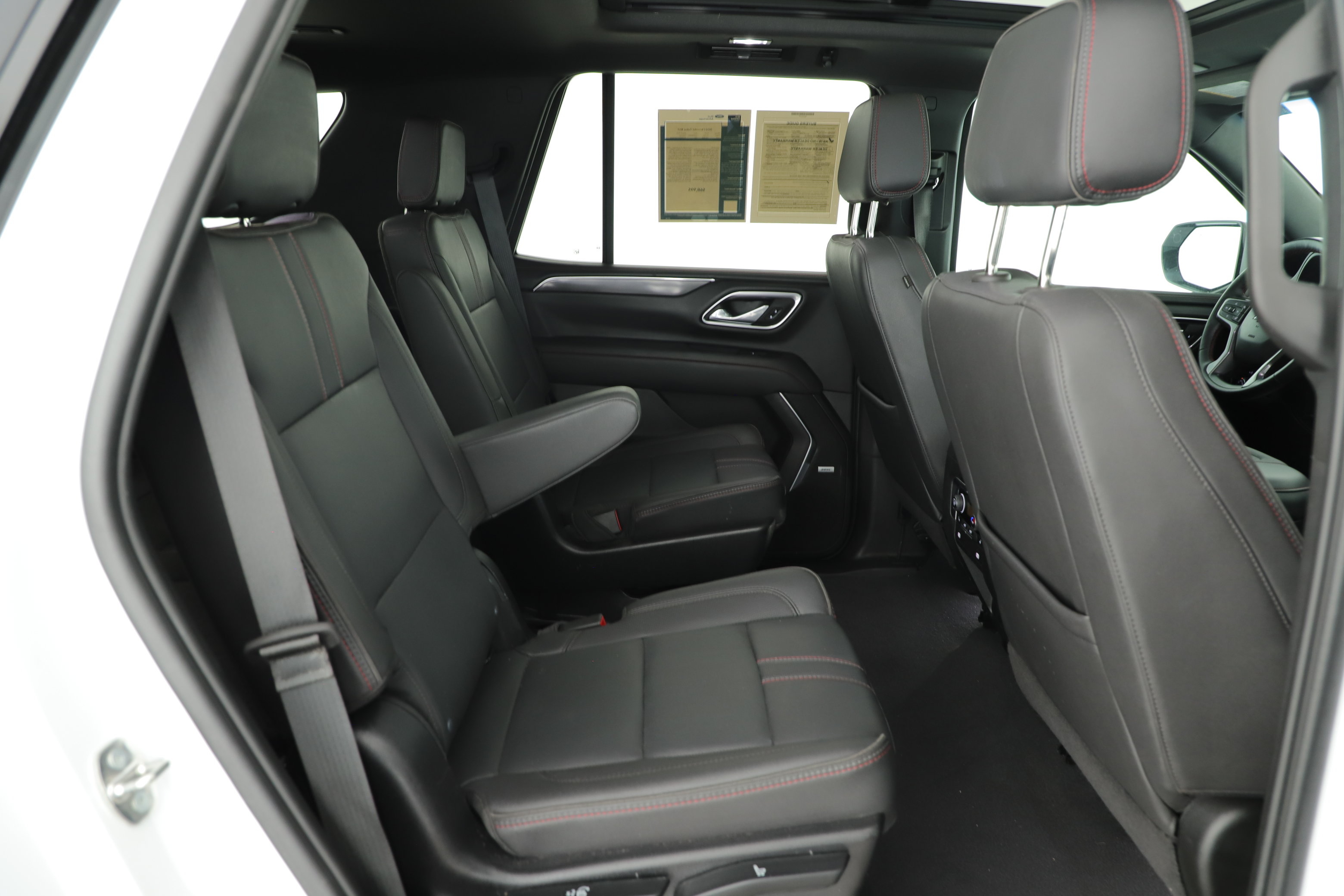 Used 2024 Chevrolet Tahoe RST w/ Luxury Package AWD/4WD image 17