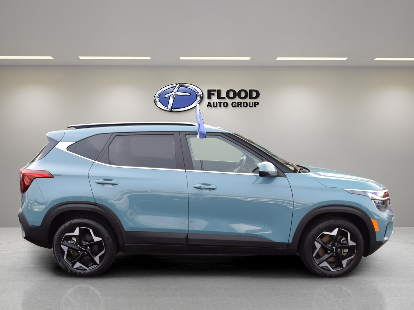 Used 2024 Kia Seltos EX image 3