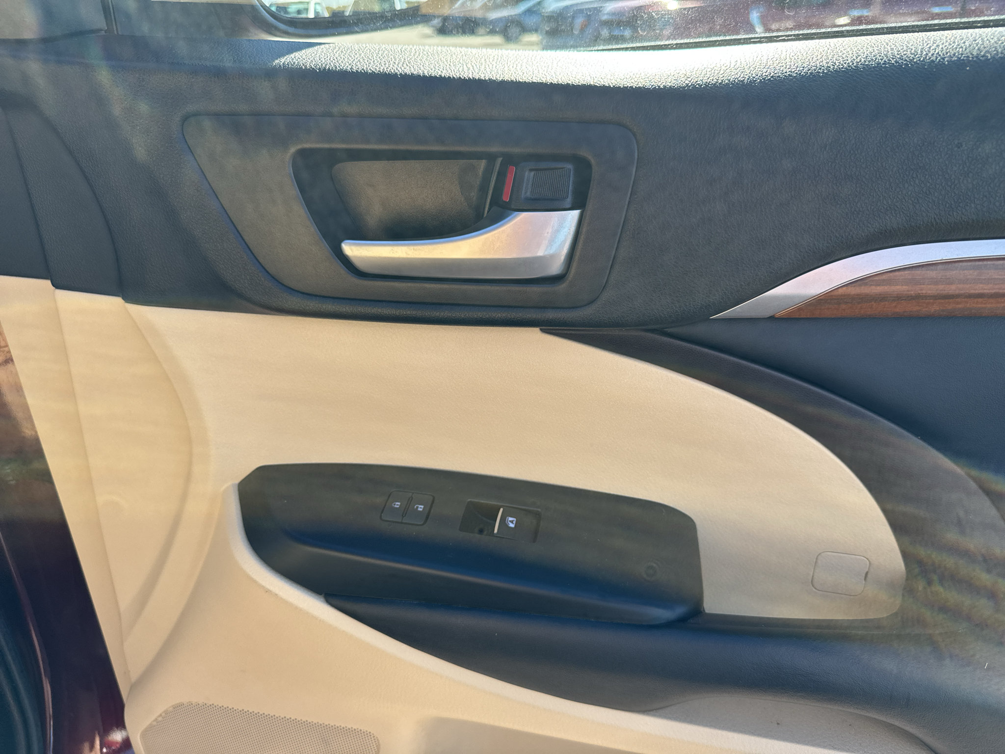 Used 2017 Toyota Highlander Limited FWD image 30