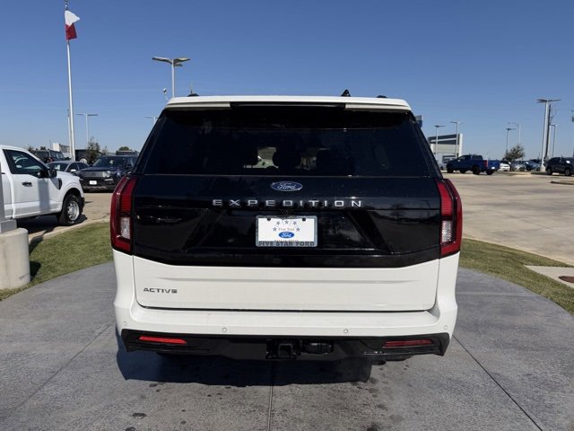Certified 2025 Ford Expedition Active image 2