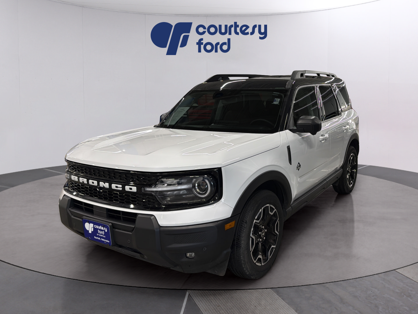 Certified 2025 Ford Bronco Sport Outer Banks w/ Outer Banks Tech Package+ AWD/4WD image 3