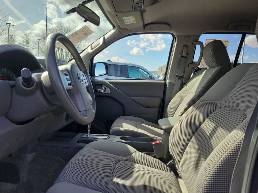 Used 2017 Nissan Frontier SV image 18