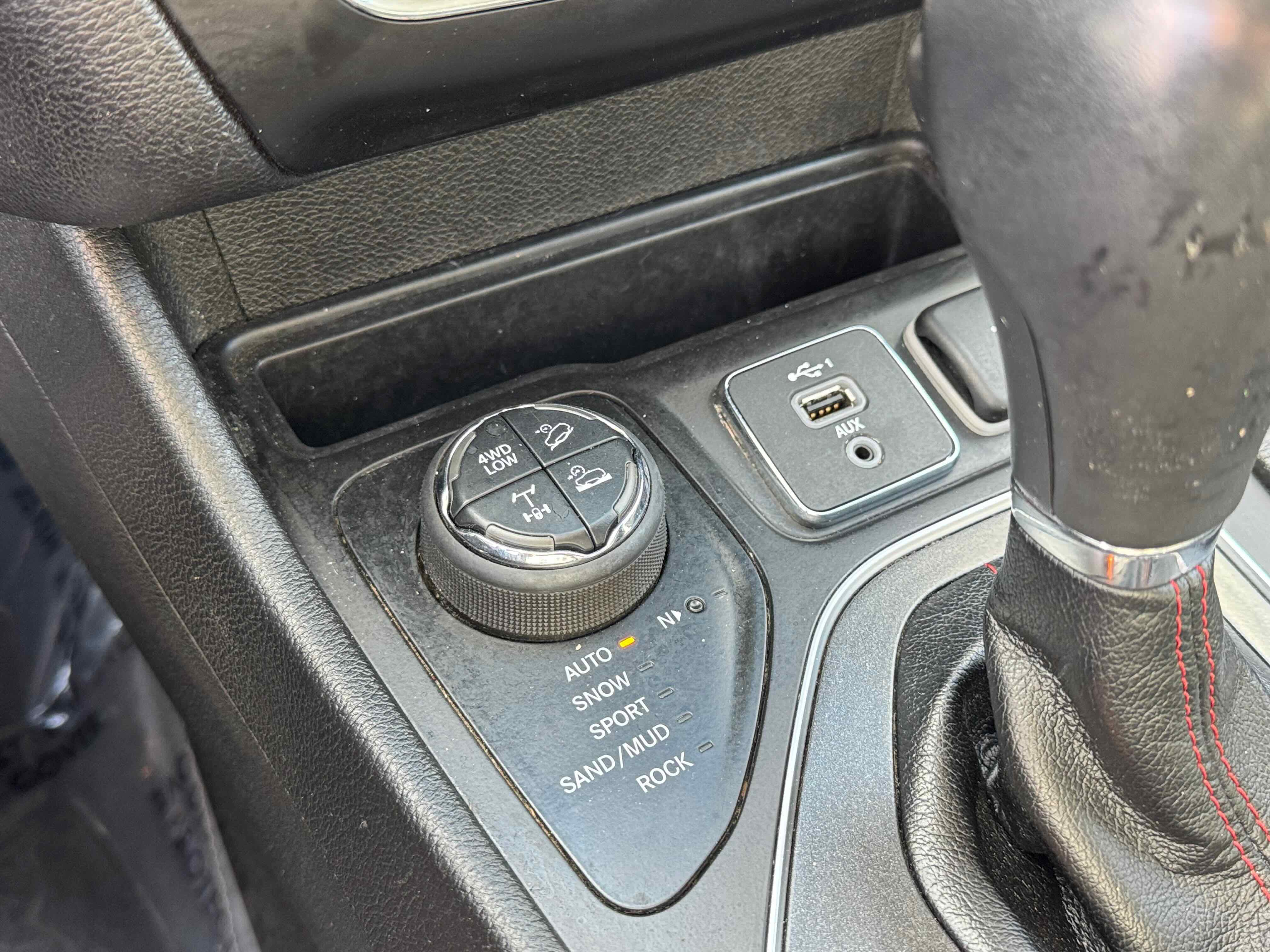 Used 2021 Jeep Cherokee Trailhawk w/ Comfort/Convenience Group image 22