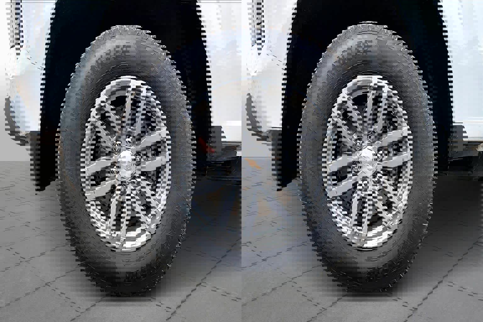 Used 2024 Chevrolet Colorado LT w/ LT Convenience Package image 16