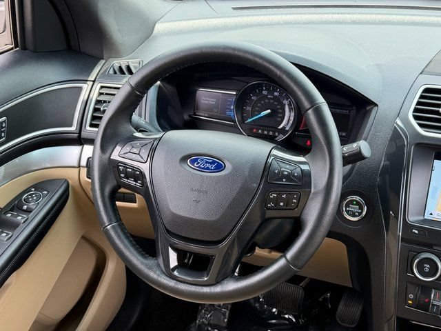 Certified 2017 Ford Explorer XLT w/ Equipment Group 202A FWD image 4