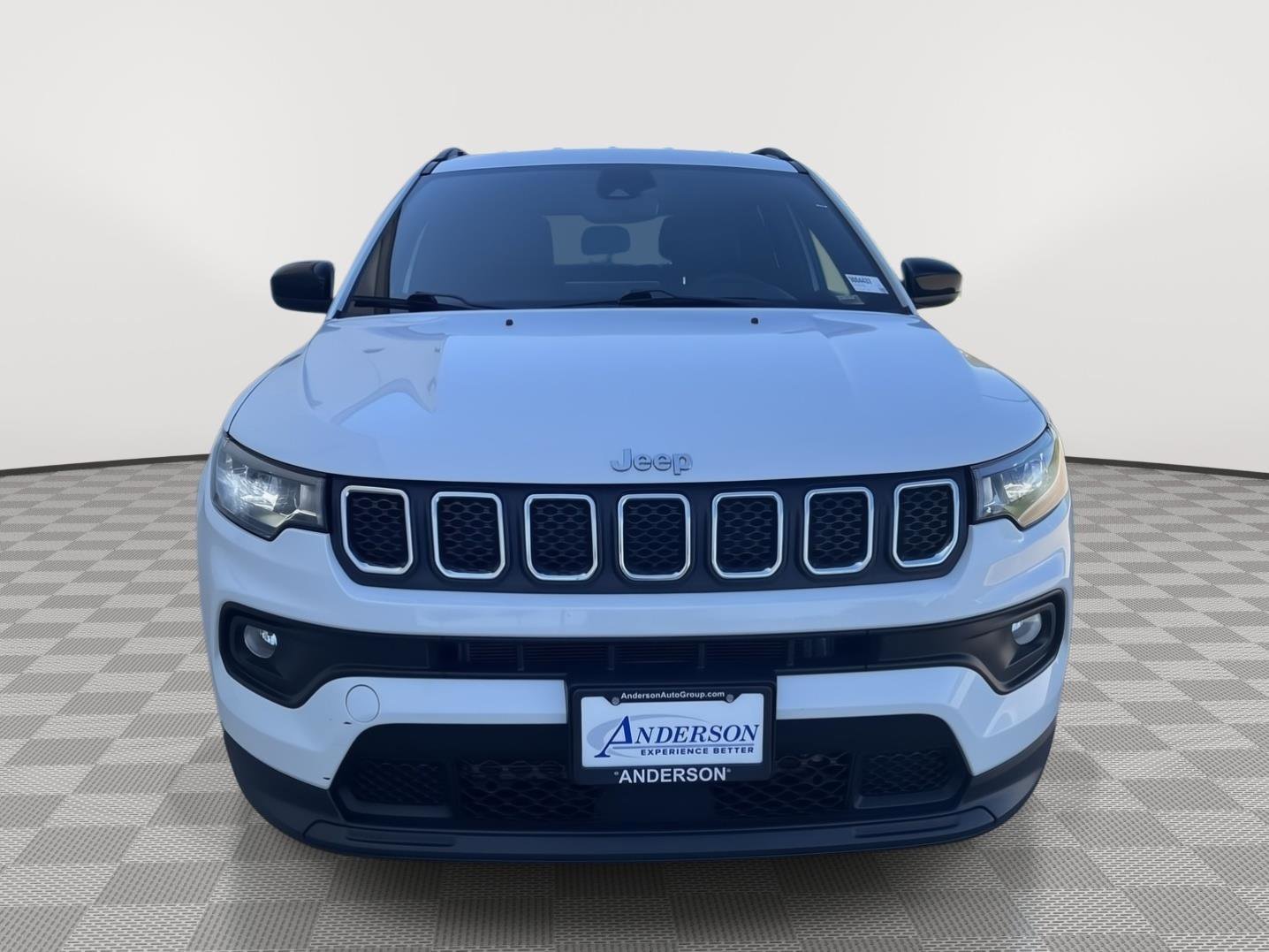 Used 2023 Jeep Compass Latitude AWD/4WD image 2