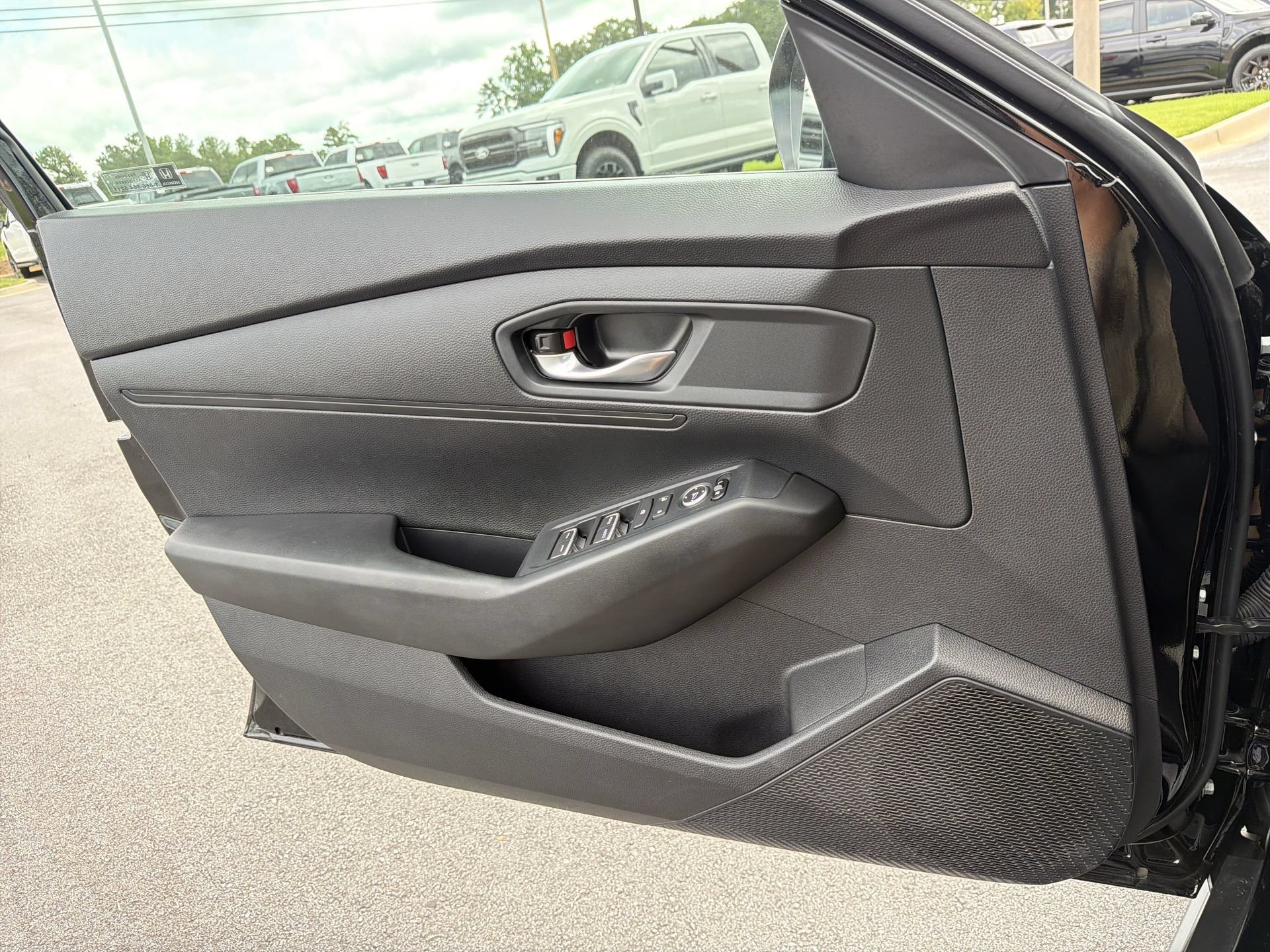 Used 2025 Honda Accord LX image 17
