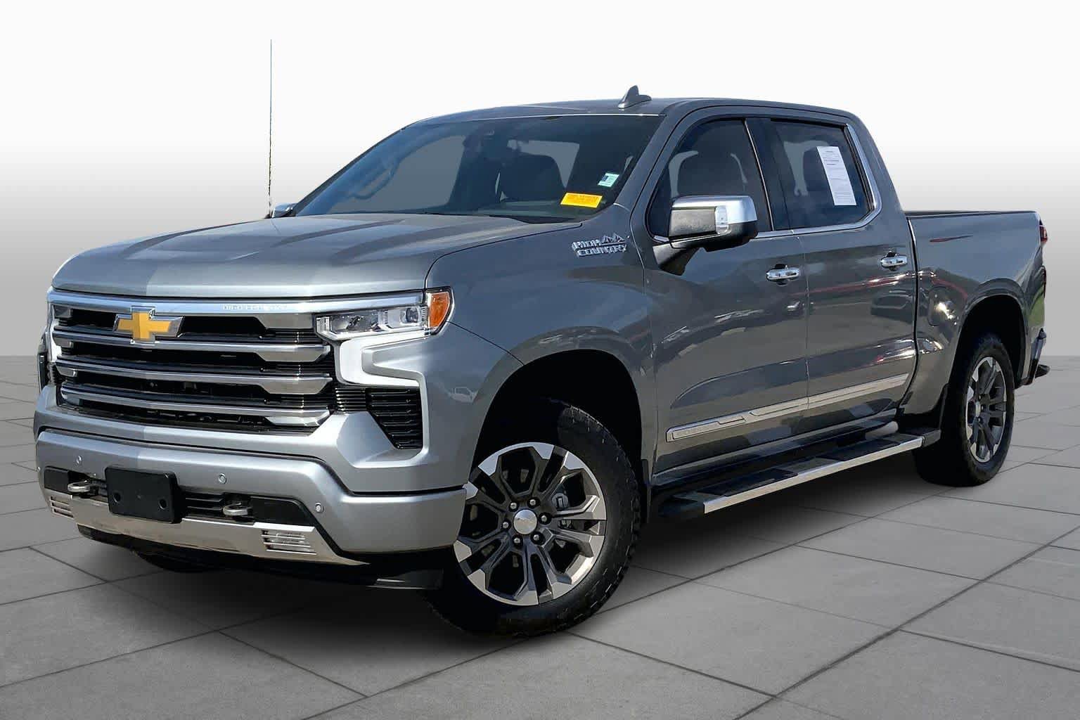 Used 2023 Chevrolet Silverado 1500 High Country w/ Technology Package AWD/4WD image 2