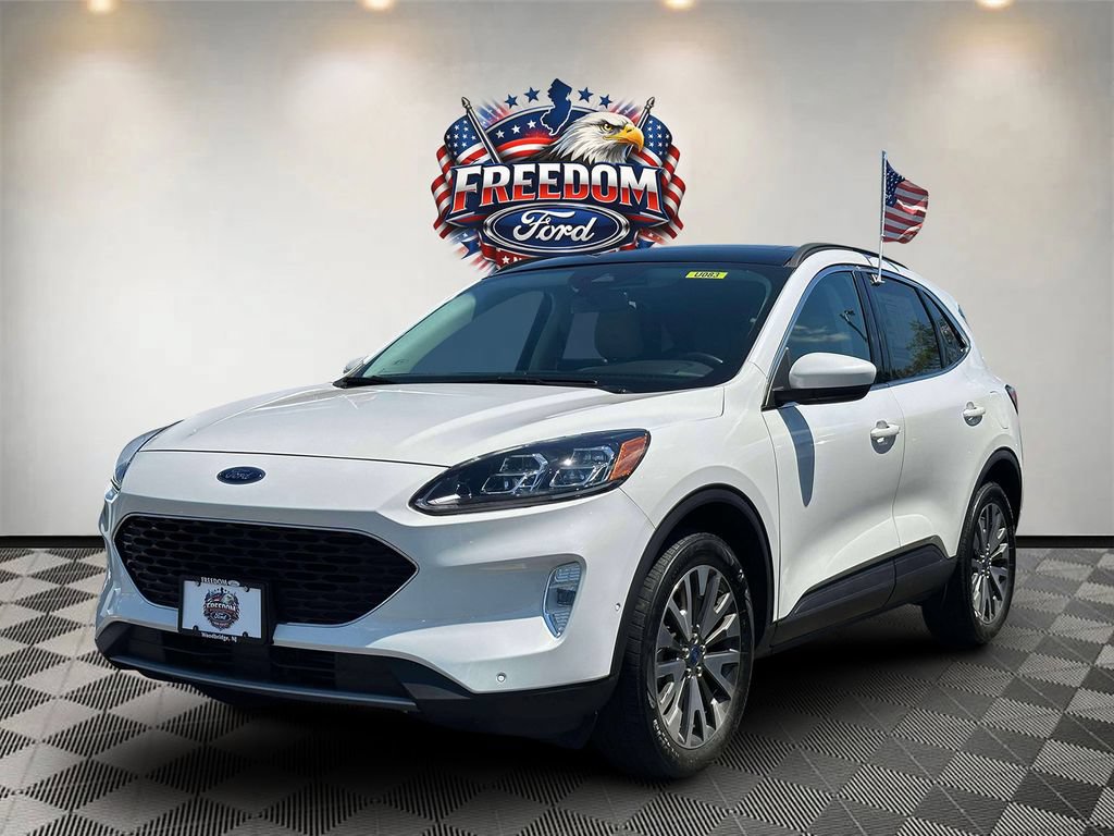 Certified 2021 Ford Escape Titanium AWD/4WD image 2