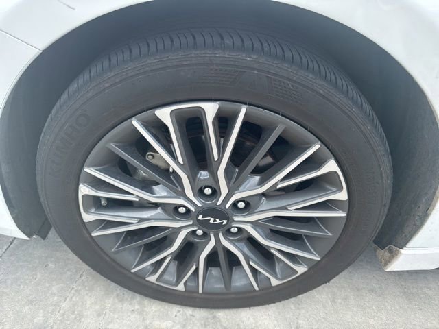 Used 2024 Kia Forte GT-Line w/ GT-Line Premium Package FWD image 11