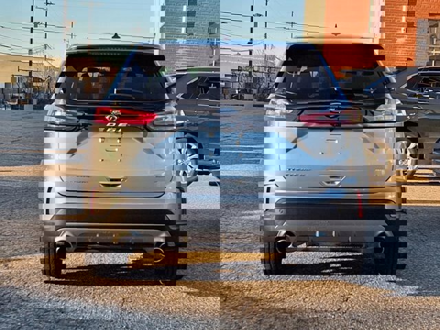 Certified 2023 Ford Edge Titanium image 2