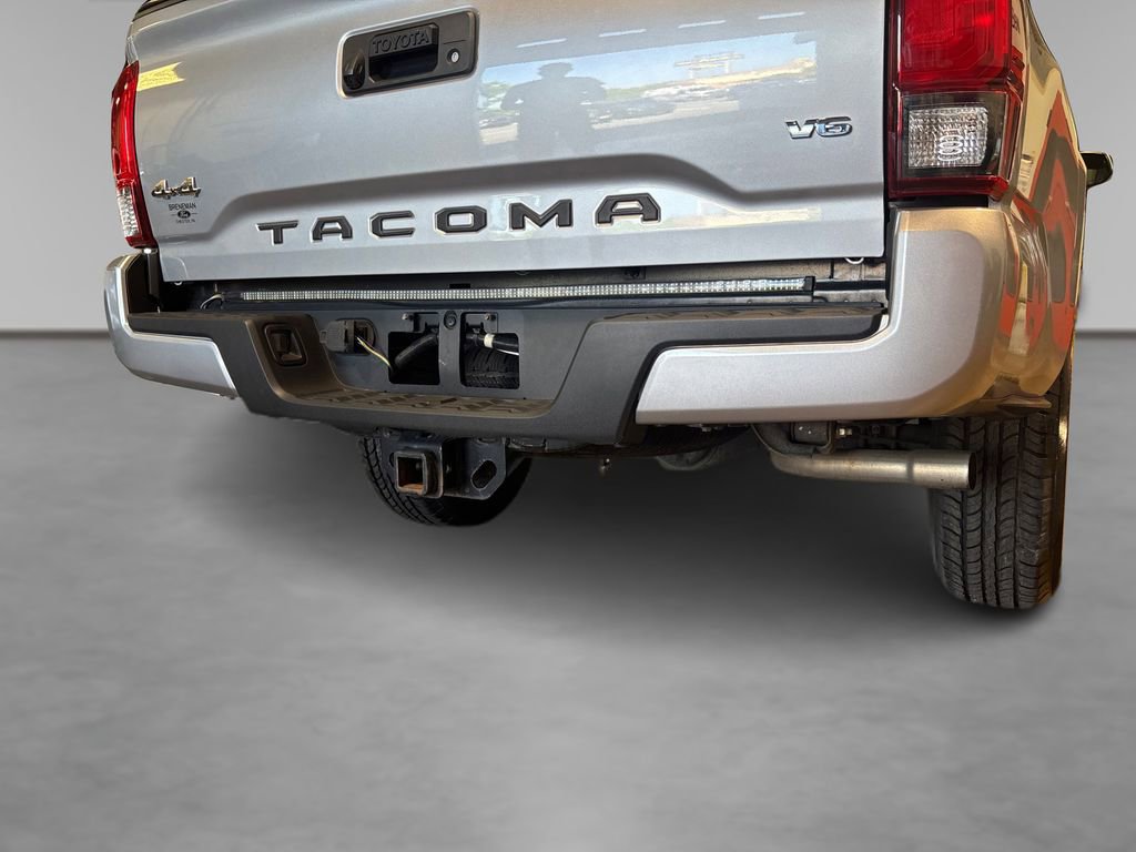 Used 2020 Toyota Tacoma SR AWD/4WD image 18