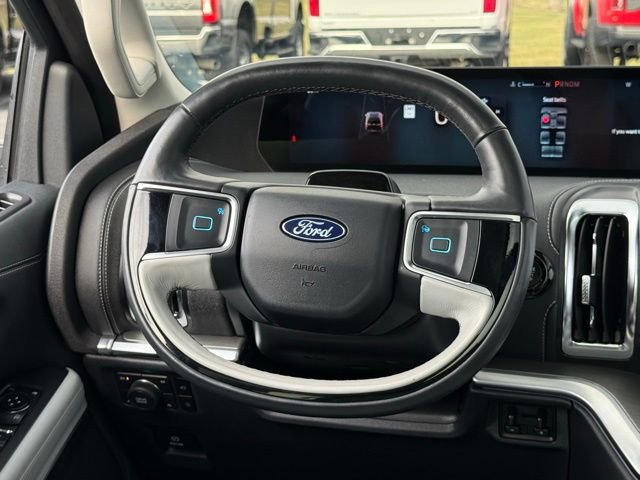 Certified 2025 Ford Expedition Platinum image 21