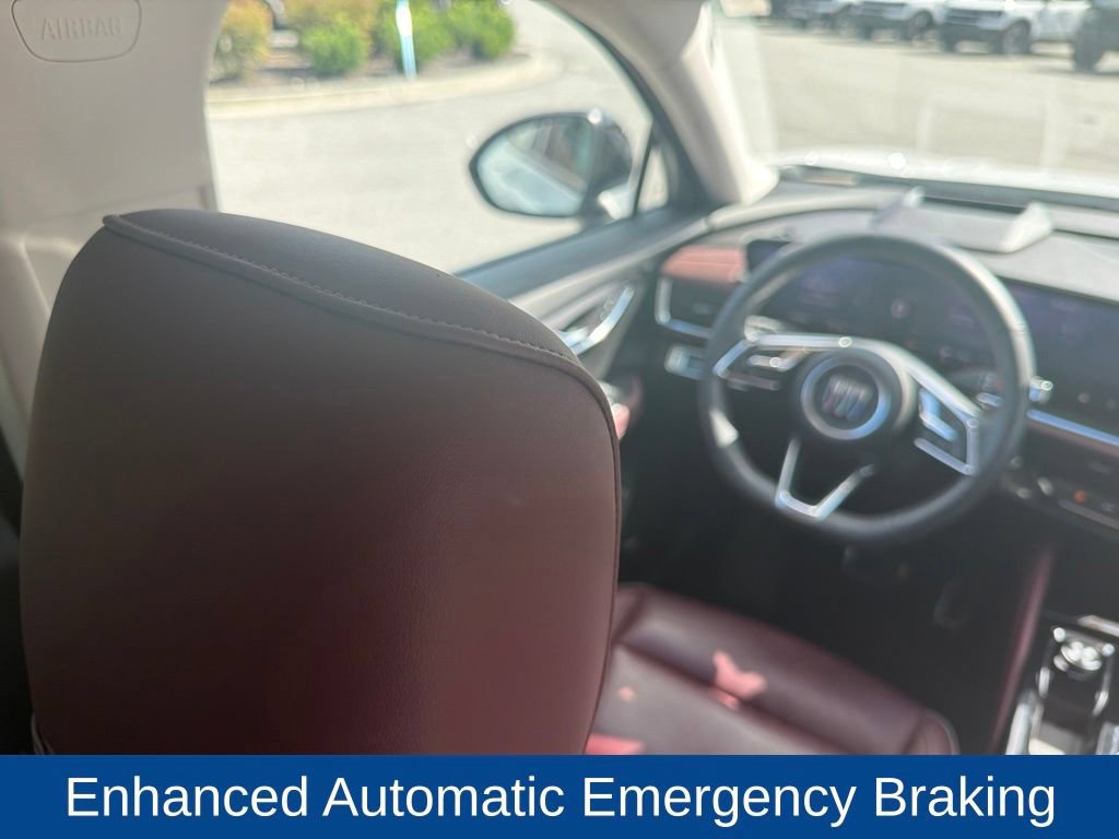 Used 2025 Buick Envision Sport Touring AWD/4WD image 18